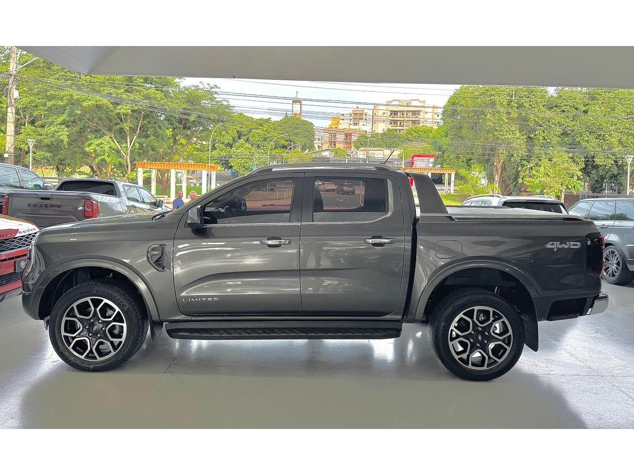 FORD Ranger 3.0 V6 4X4 LIMITED PLUS TURBO DIESEL CABINE DUPLA AUTOMÁTICO