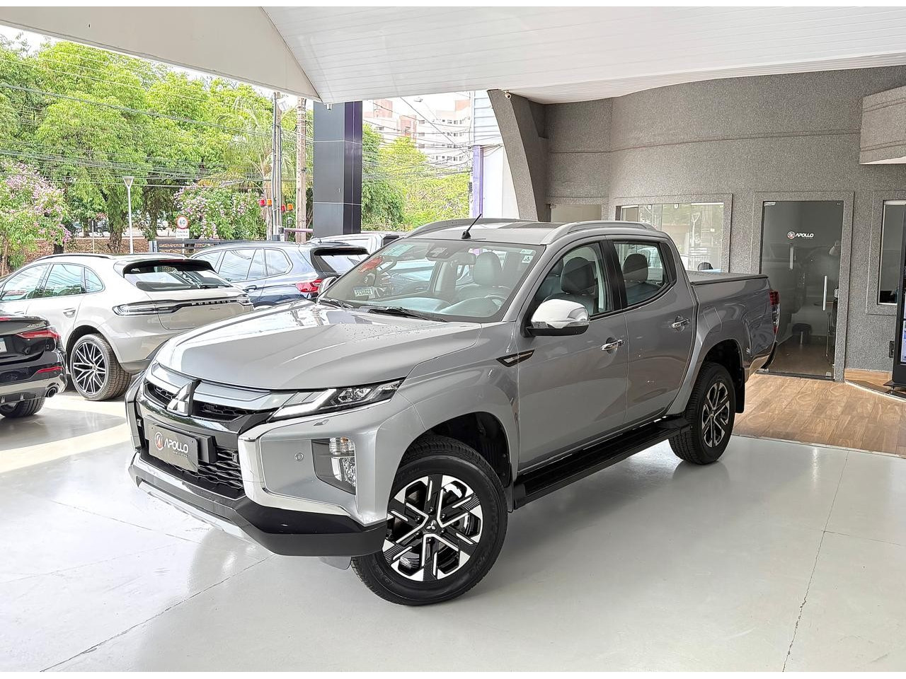 L 200 Triton 2.4 16V SPORT HPE-S 4X4 CABINE DUPLA TURBO DIESEL AUTOMÁTICO
