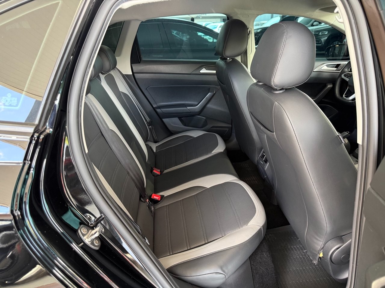 VOLKSWAGEN Nivus 1.0 4P FLEX 200 TSI COMFORTLINE TURBO AUTOMÁTICO