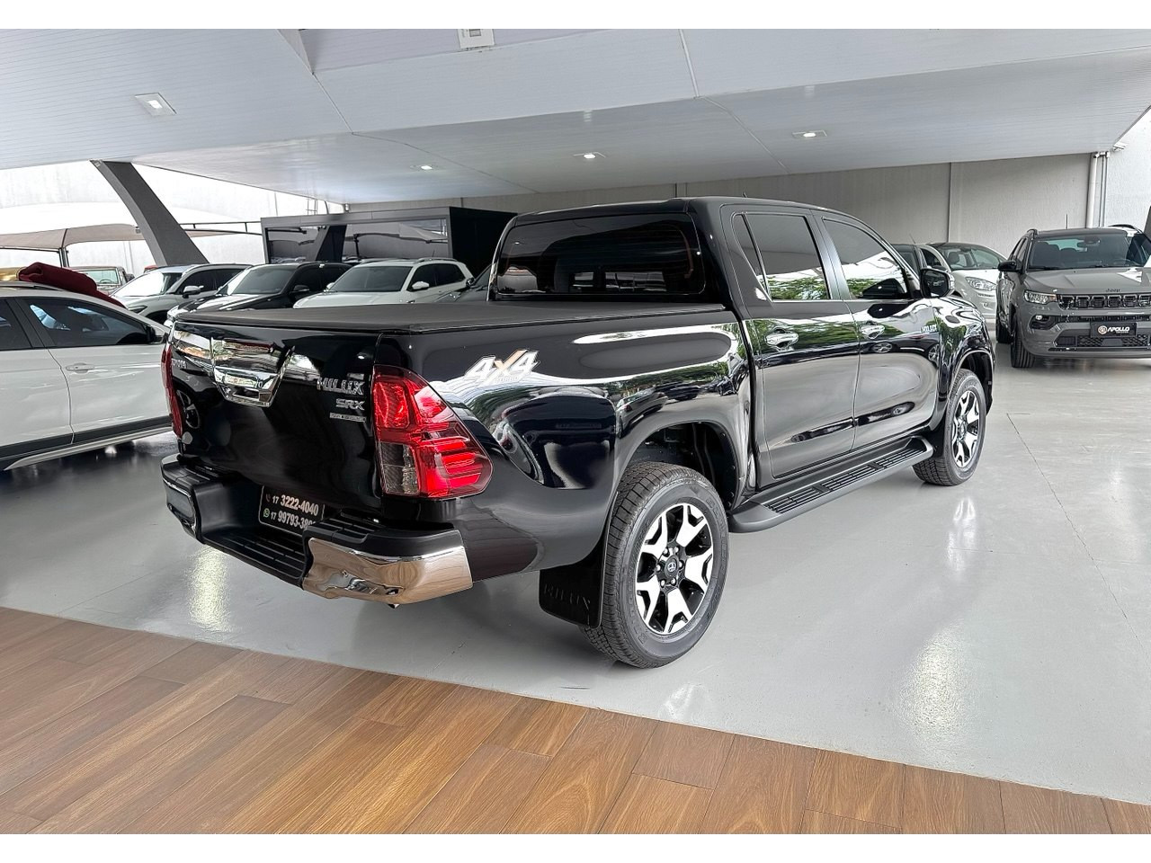 TOYOTA Hilux Caminhonete 2.8 16V SRX 4X4 TURBO DIESEL CABINE DUPLA AUTOMÁTICO