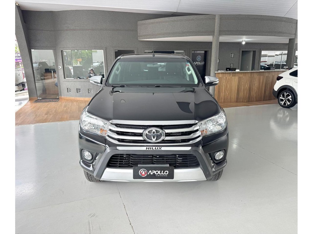 TOYOTA Hilux Caminhonete 2.8 16V SRV 4X4 DIESEL CABINE DUPLA AUTOMÁTICO