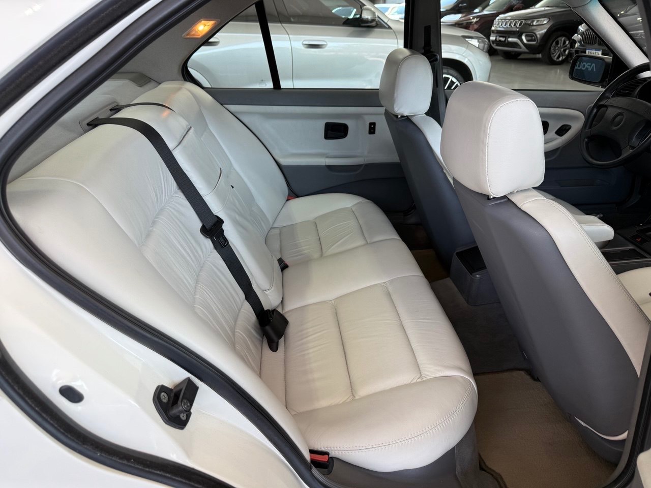 325I 2.5 24V 4P AUTOMÁTICO