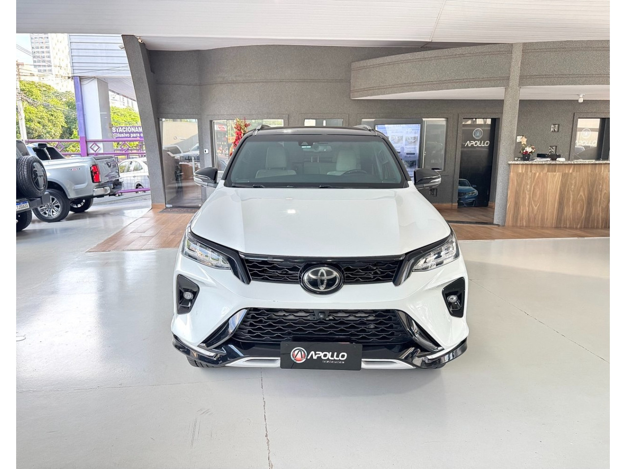 TOYOTA Hilux SW4 2.8 4P SRX 4X4 DIAMOND 7 LUGARES TURBO DIESEL AUTOMÁTICO