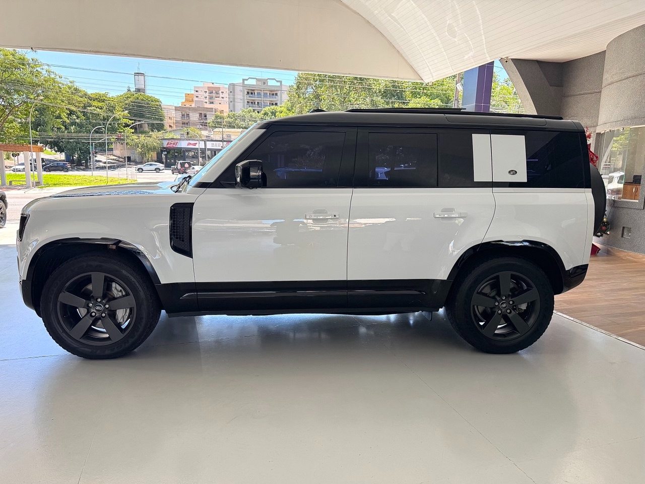 LAND ROVER Defender 110 3.0 24V 4P D300 TURBO DIESEL MHEV X-DYNAMIC S AWD AUTOMÁTICO