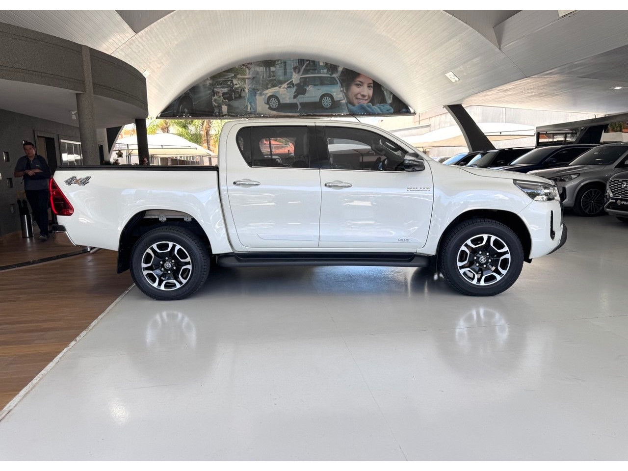 TOYOTA Hilux Caminhonete 2.8 16V 4P SRX DIESEL CABINE DUPLA