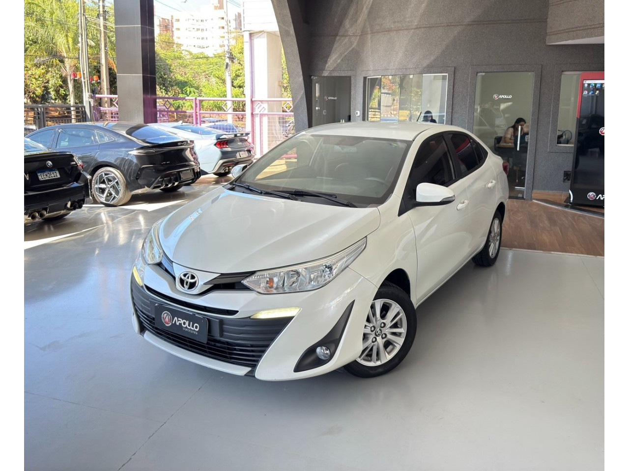 Yaris Sedan 1.5 16V 4P FLEX XL PLUS TECH MULTIDRIVE AUTOMÁTICO CVT