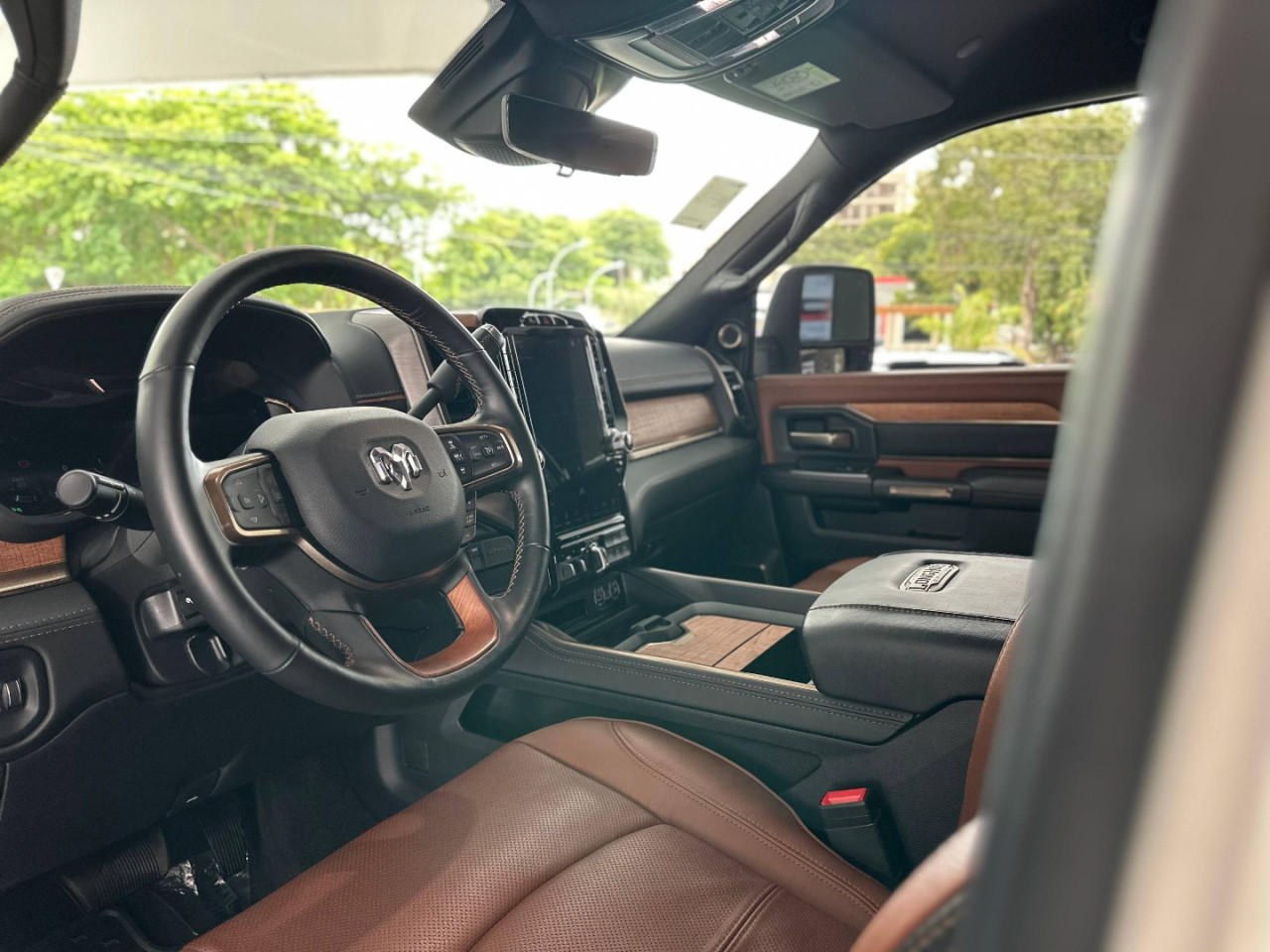 RAM 3500 6.7 I6 LIMITED LONG HORN CABINE DUPLA 4X4 TURBO DIESEL AUTOMÁTICO