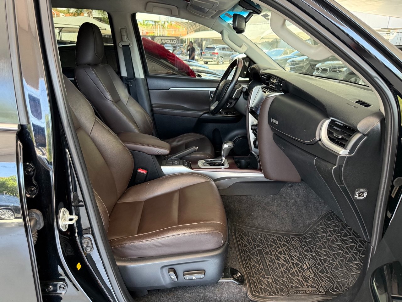 TOYOTA Hilux SW4 2.8 16V 4P SRX 4X4 7 LUGARES TURBO DIESEL AUTOMÁTICO