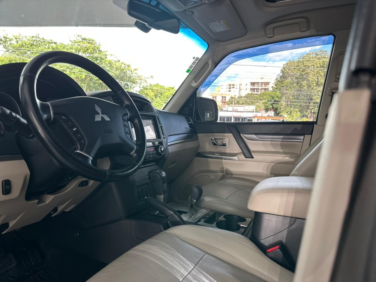 MITSUBISHI Pajero Full 3.8 V6 24V 4P HPE 4X4 AUTOMÁTICO