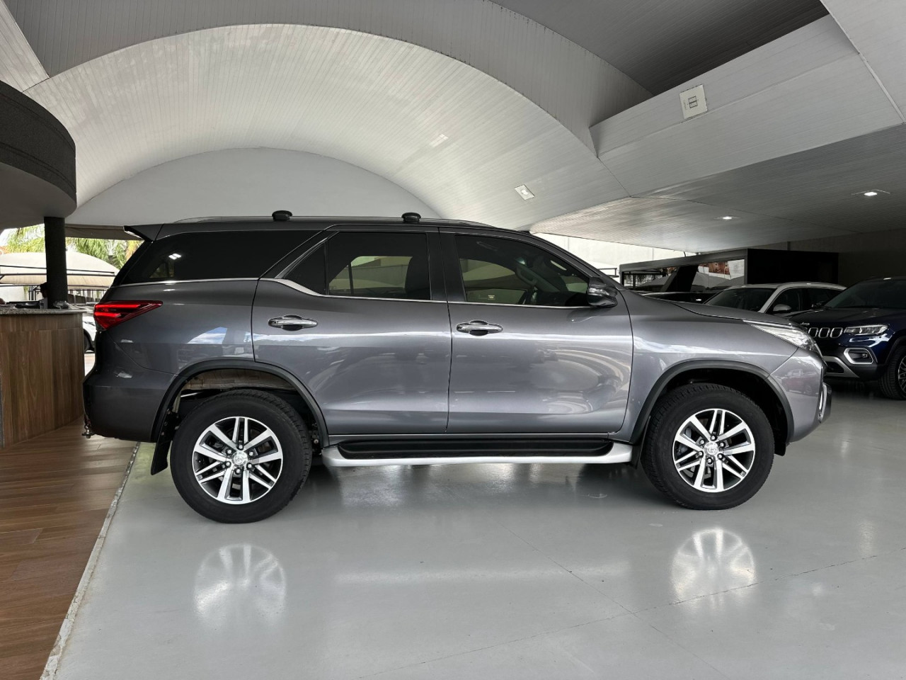 TOYOTA Hilux SW4 2.8 16V 4P SRX 4X4 7 LUGARES TURBO DIESEL AUTOMÁTICO