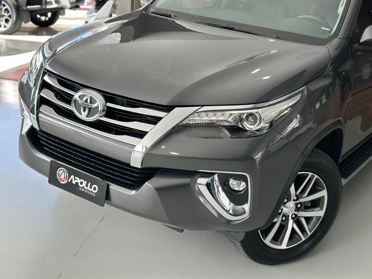 TOYOTA Hilux SW4 2.8 4P SRX 4X4 TURBO DIESEL AUTOMÁTICO