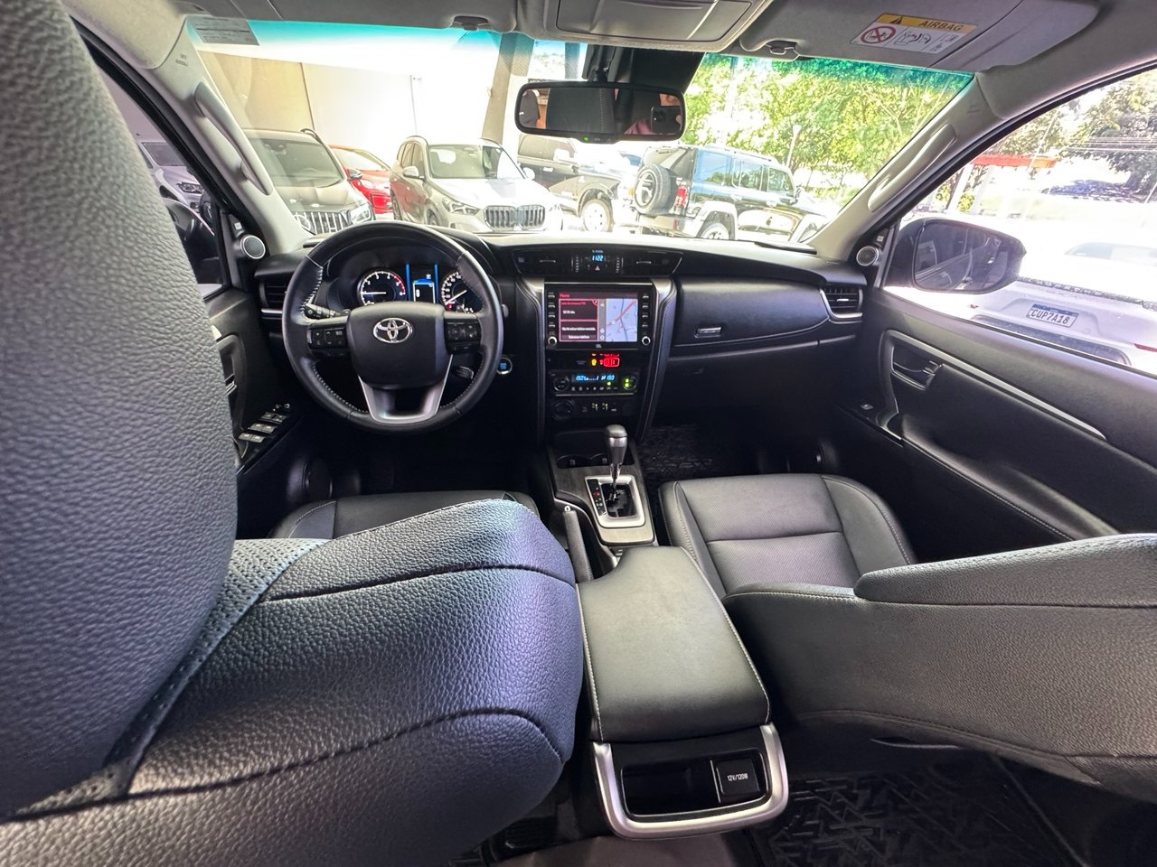 TOYOTA Hilux SW4 2.8 16V 4P SRX 4X4 7 LUGARES TURBO DIESEL AUTOMÁTICO