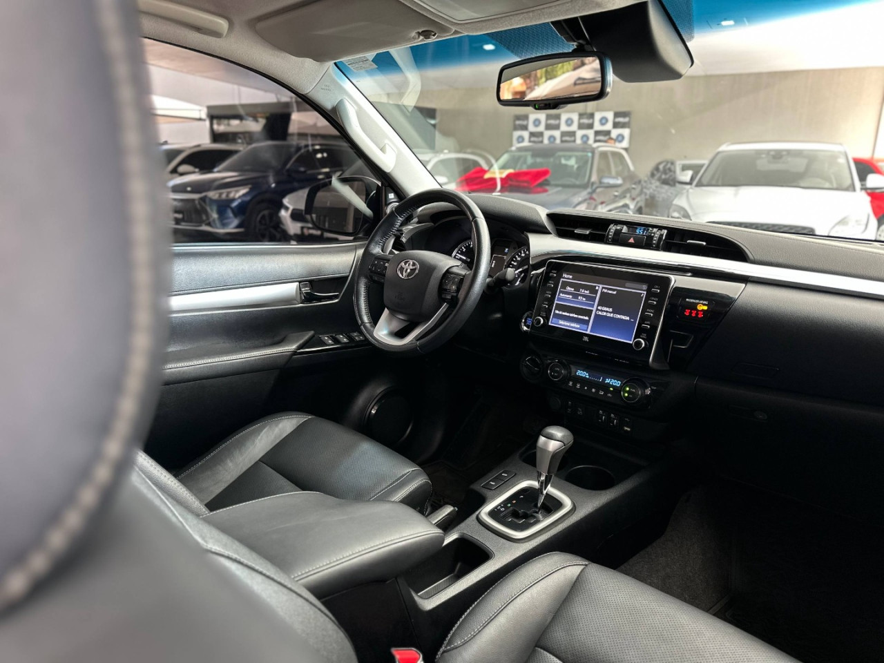 TOYOTA Hilux Caminhonete 2.8 16V SRX 4X4 TURBO DIESEL CABINE DUPLA AUTOMÁTICO