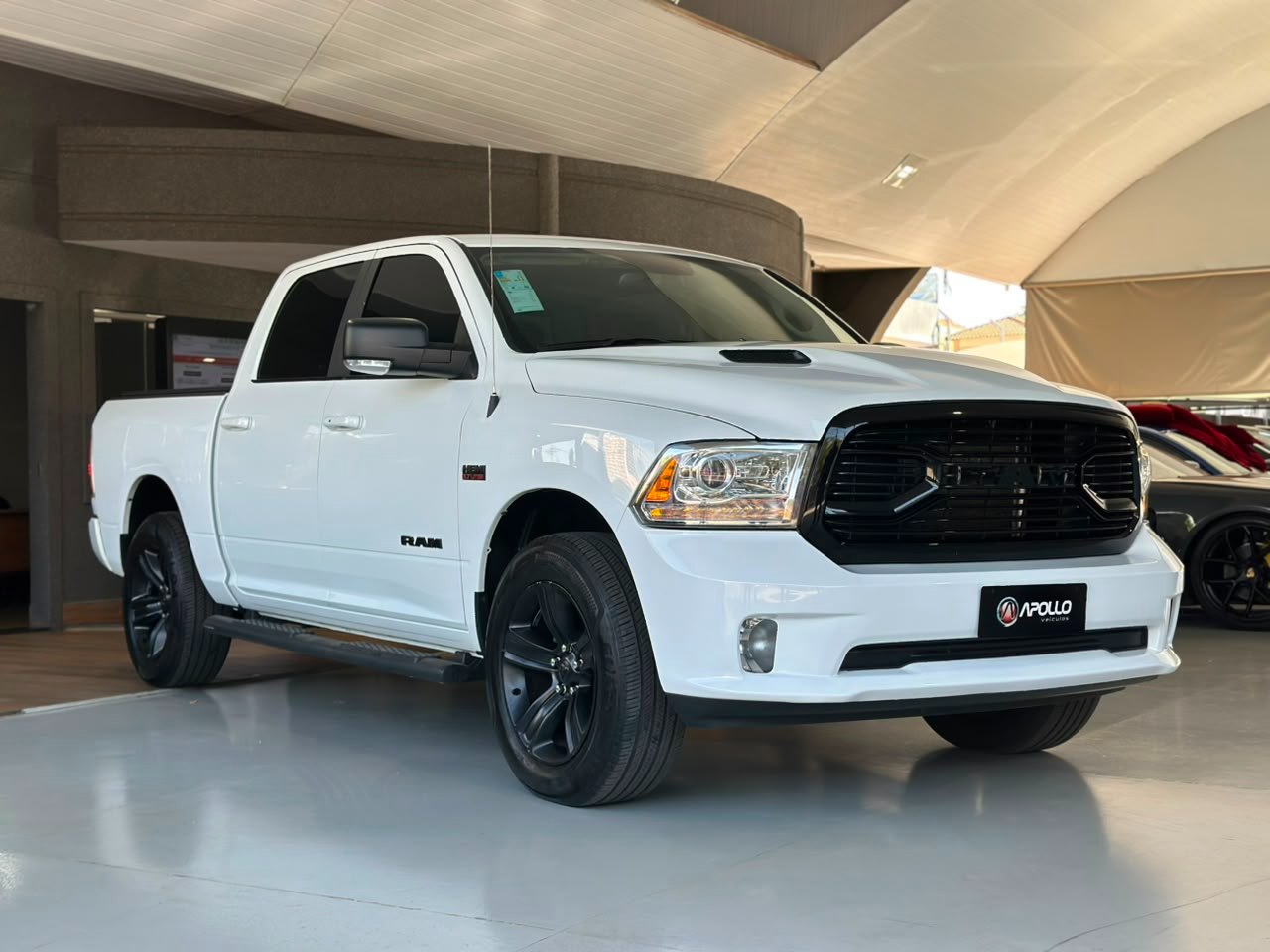 RAM 1500 5.7 V8 REBEL CABINE DUPLA 4X4 AUTOMÁTICO