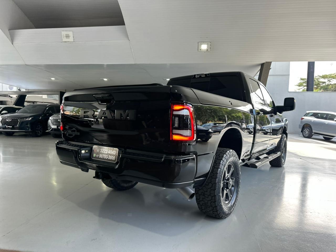 RAM 2500 6.7 I6 24V SLT CABINE DUPLA TURBO DIESEL LARAMIE 4X4 AUTOMÁTICO