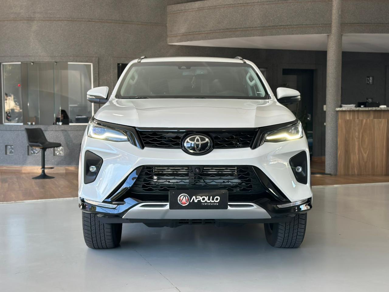 TOYOTA Hilux SW4 2.8 16V 4P SRX PLATINUM 4X4 7 LUGARES TURBO DIESEL AUTOMÁTICO