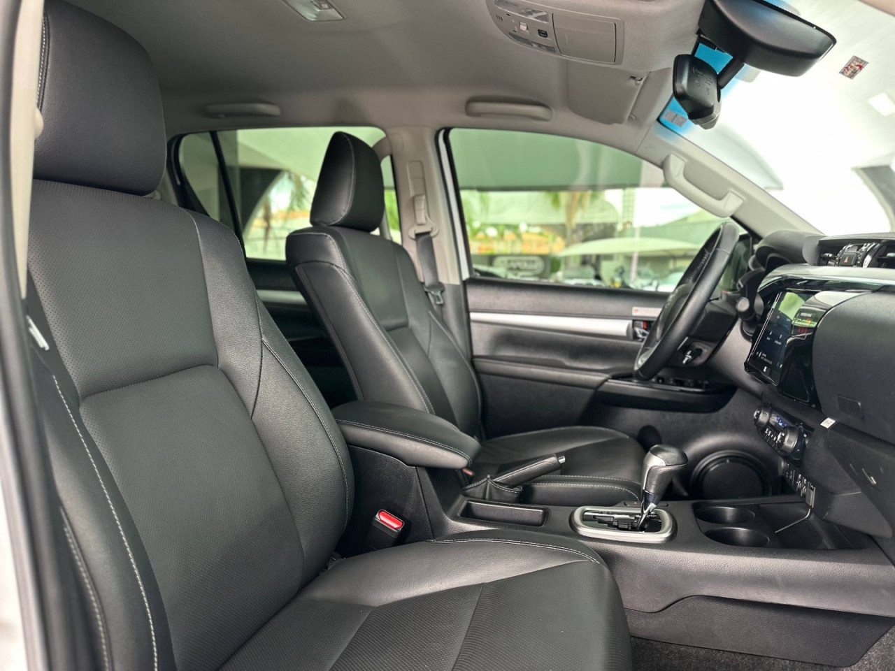 TOYOTA Hilux Caminhonete 2.8 16V SRX 4X4 TURBO DIESEL CABINE DUPLA AUTOMÁTICO