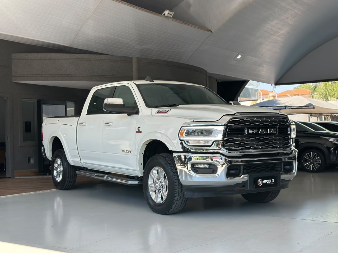 RAM 2500 6.7 I6 24V SLT CABINE DUPLA TURBO DIESEL LARAMIE 4X4 AUTOMÁTICO