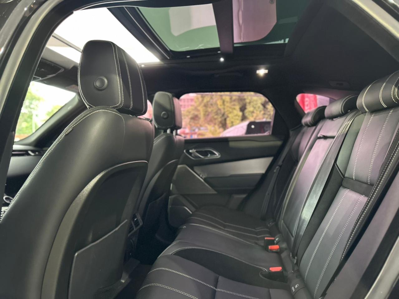 LAND ROVER Range Rover Velar 2.0 16V 4P P300 SE R-DYNAMIC AUTOMÁTICO