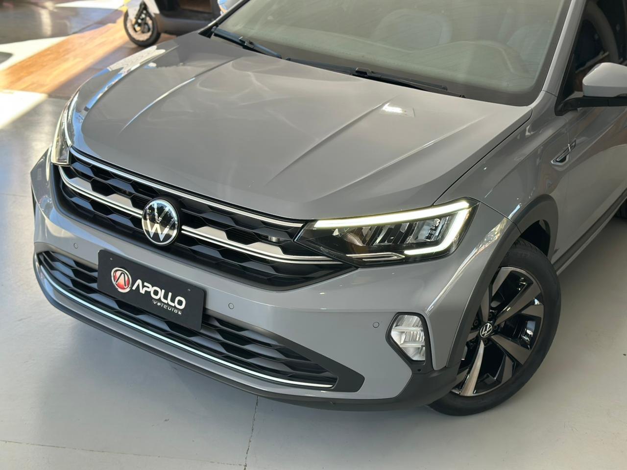 VOLKSWAGEN Nivus 1.0 4P FLEX 200 TSI HIGHLINE TURBO AUTOMÁTICO