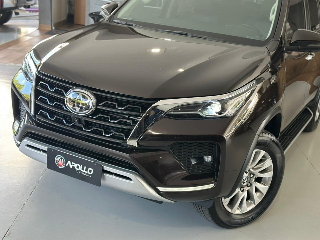TOYOTA Hilux SW4 2.8 16V 4P SRX 4X4 7 LUGARES TURBO DIESEL AUTOMÁTICO