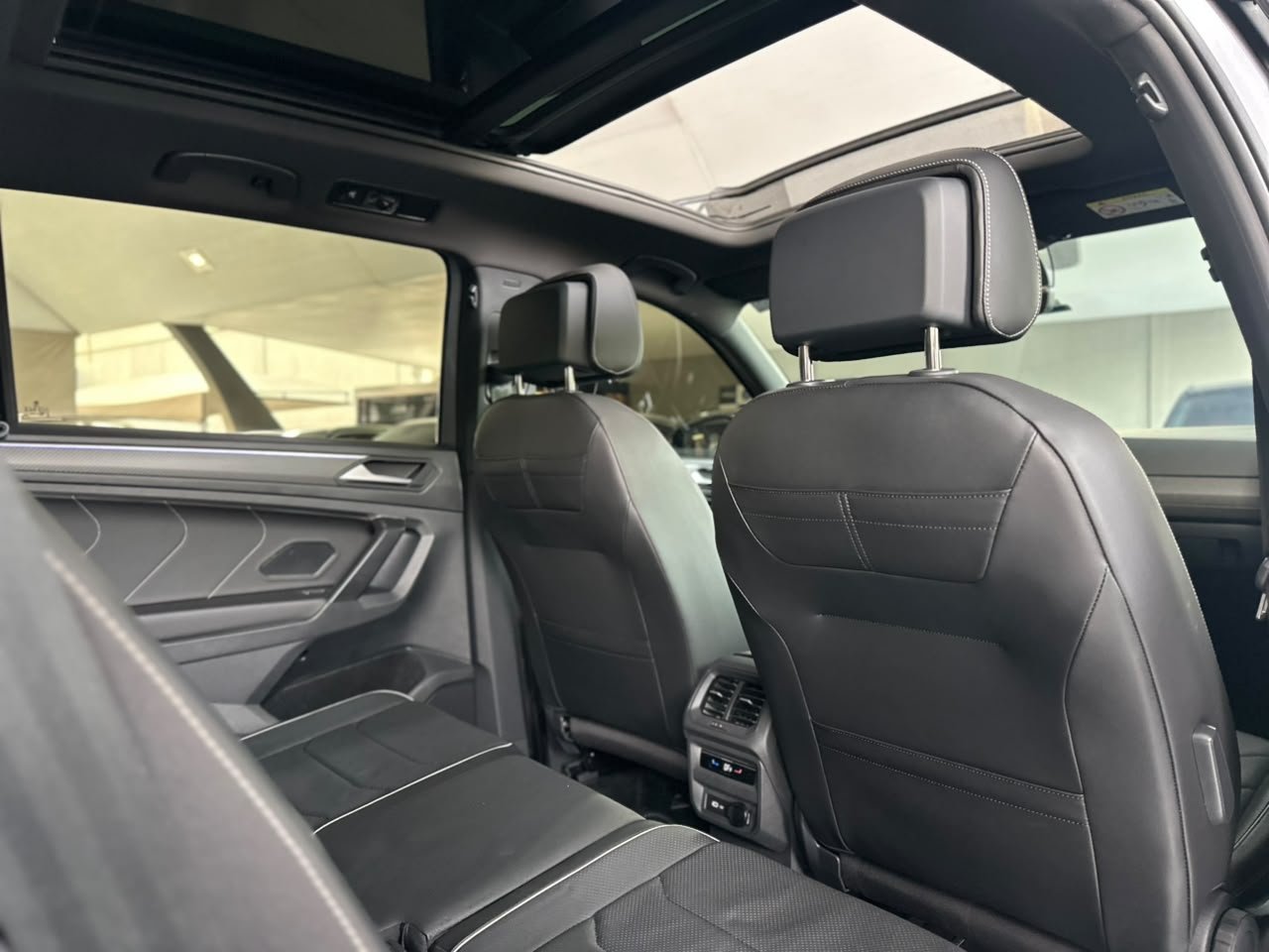 VOLKSWAGEN Tiguan 2.0 16V 4P FSI R-LINE TURBO AUTOMÁTICO