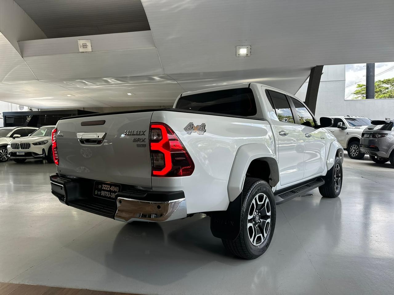 TOYOTA Hilux Caminhonete 2.8 16V SRX PLUS 4X4 TURBO DIESEL CABINE DUPLA AUTOMÁTICO