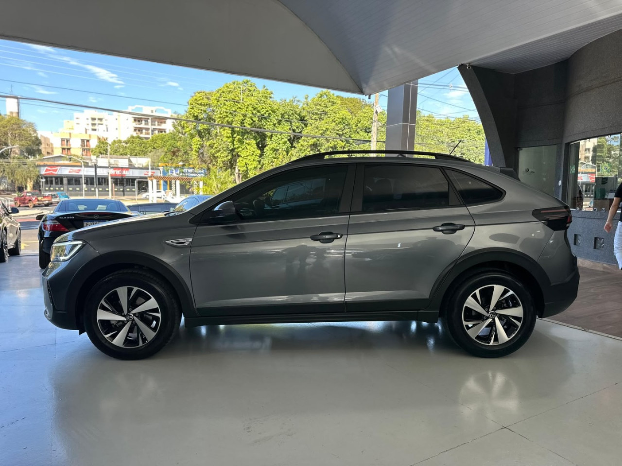 VOLKSWAGEN Nivus 1.0 4P FLEX 200 TSI HIGHLINE TURBO AUTOMÁTICO