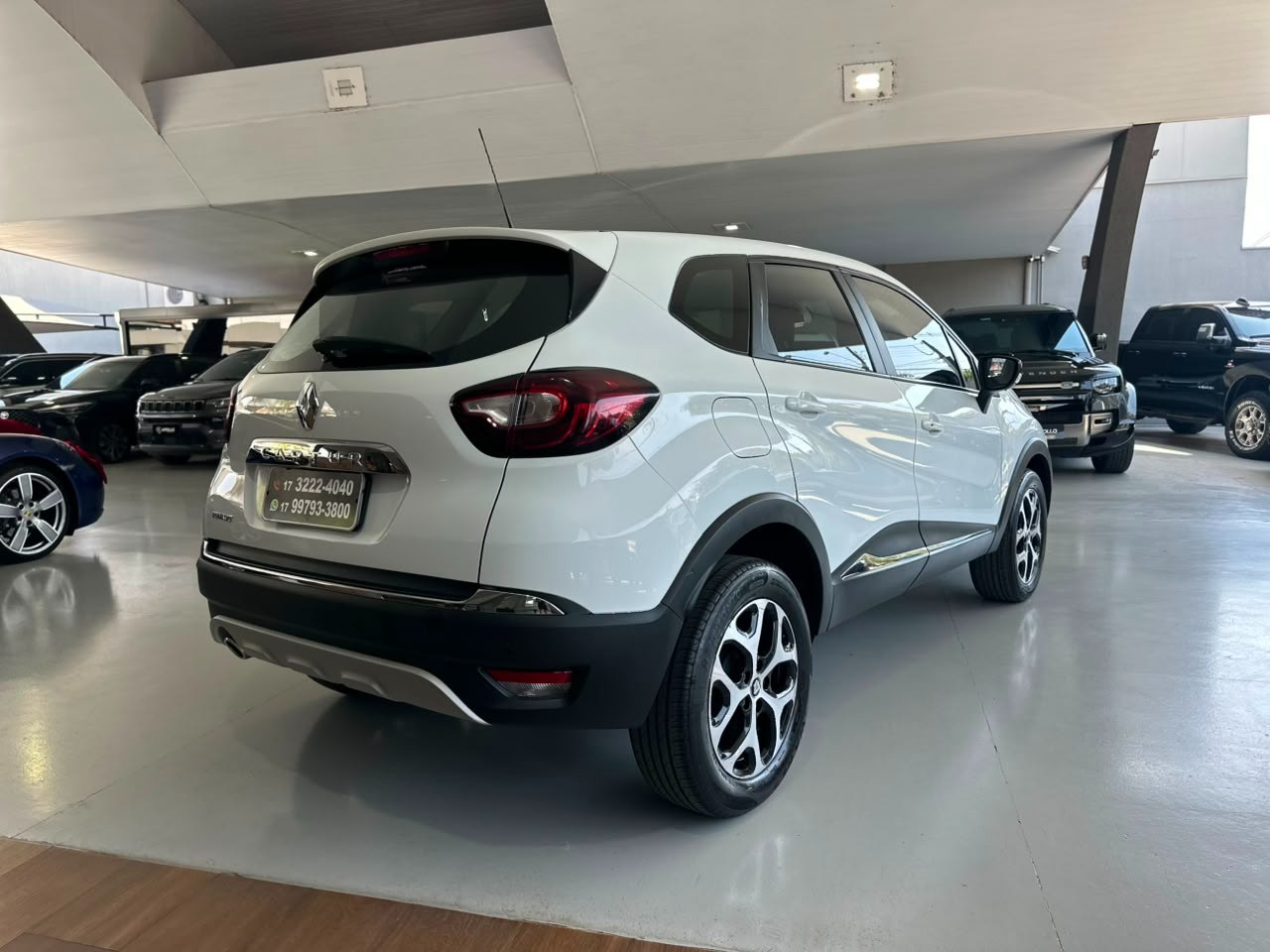 RENAULT Captur 1.6 16V 4P FLEX SCE INTENSE X-TRONIC CVT