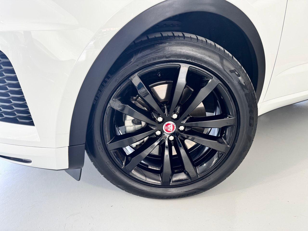 JAGUAR E-Pace 2.0 16V 4P P300 R-DYNAMIC S AWD TURBO AUTOMÁTICO
