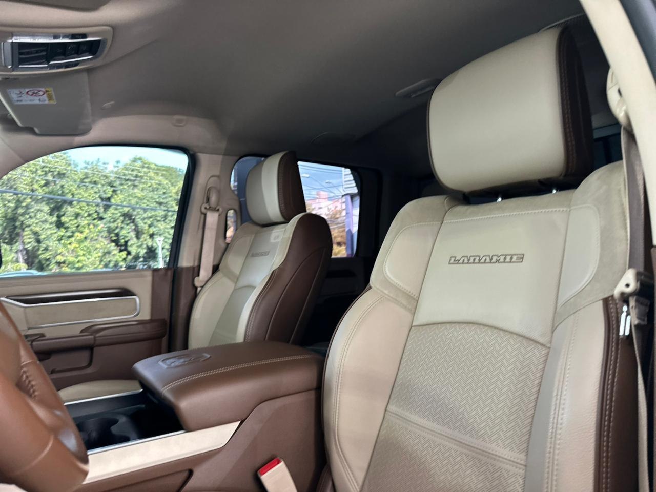 RAM 2500 6.7 I6 24V SLT CABINE DUPLA TURBO DIESEL LARAMIE 4X4 AUTOMÁTICO