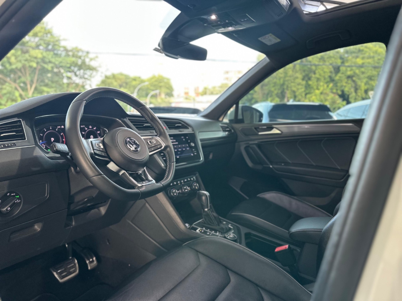 VOLKSWAGEN Tiguan 2.0 16V 4P TSI 350 TURBO R-LINE 4MOTION DSG AUTOMÁTICO