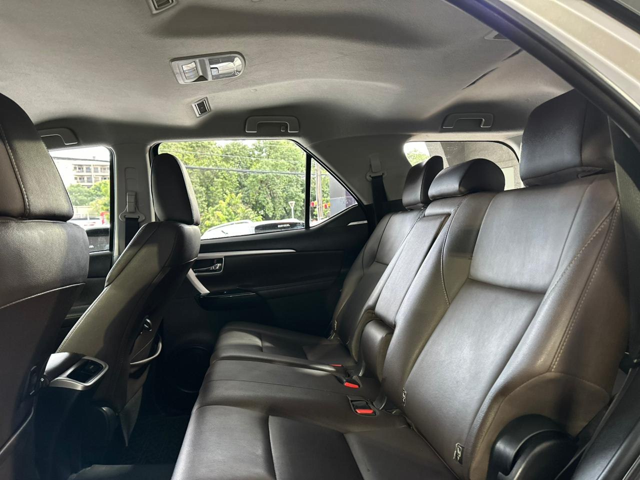 TOYOTA Hilux SW4 2.8 16V 4P SRX 4X4 7 LUGARES TURBO DIESEL AUTOMÁTICO