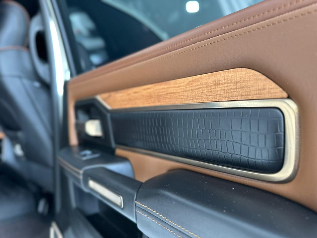 RAM 3500 6.7 I6 LIMITED LONG HORN CABINE DUPLA 4X4 TURBO DIESEL AUTOMÁTICO