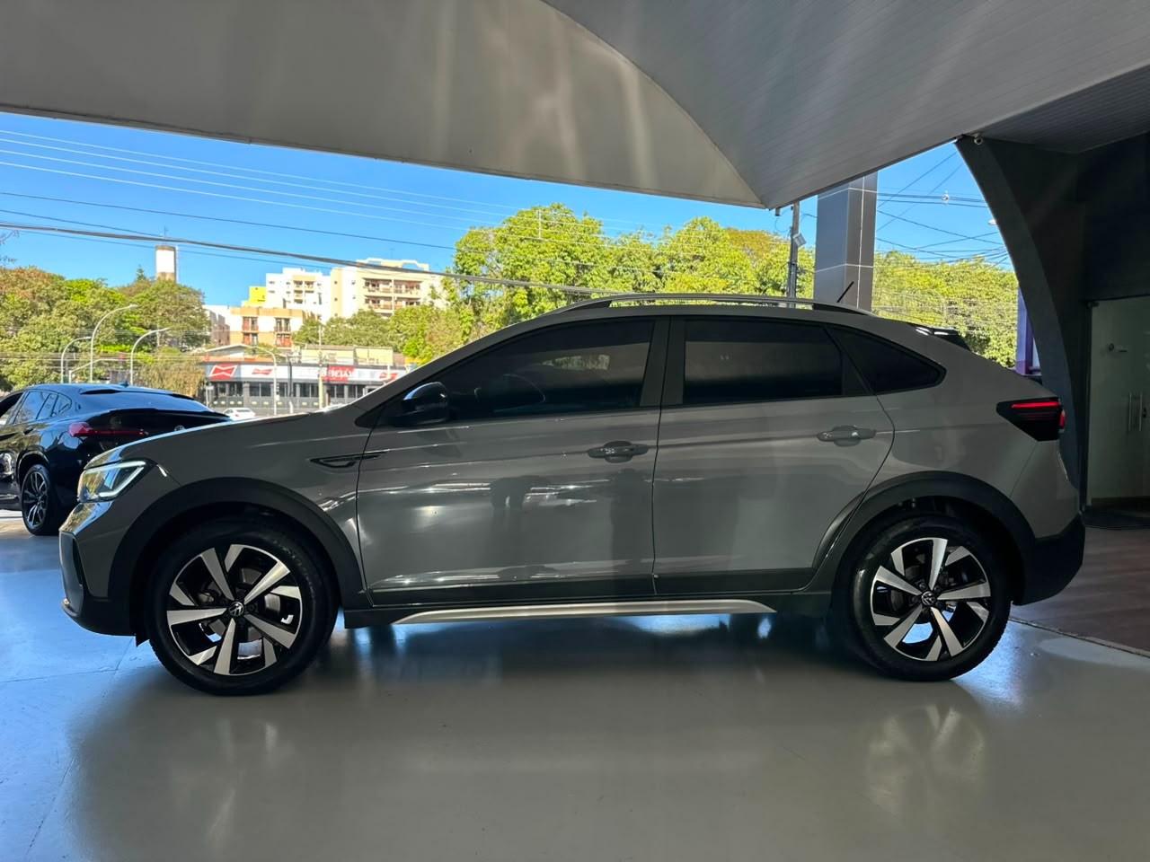 VOLKSWAGEN Nivus 1.0 4P FLEX 200 TSI HIGHLINE TURBO AUTOMÁTICO