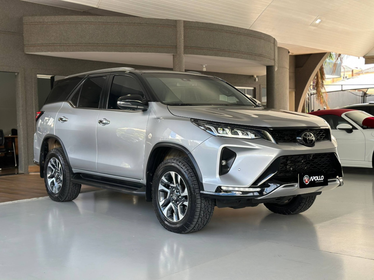 TOYOTA Hilux SW4 2.8 4P SRX 4X4 DIAMOND 7 LUGARES TURBO DIESEL AUTOMÁTICO