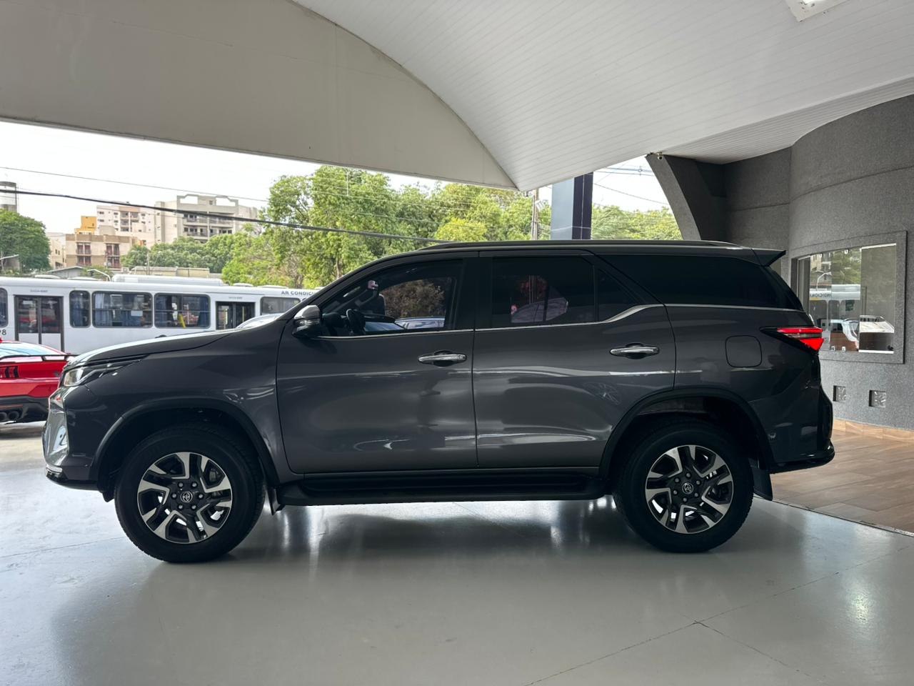 TOYOTA Hilux SW4 2.8 4P SRX 4X4 TURBO DIESEL AUTOMÁTICO