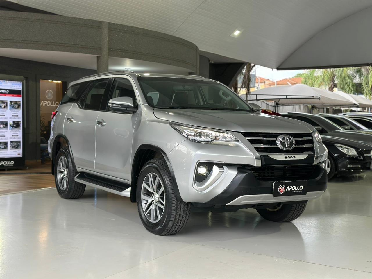 TOYOTA Hilux SW4 2.8 16V 4P SRX 4X4 7 LUGARES TURBO DIESEL AUTOMÁTICO