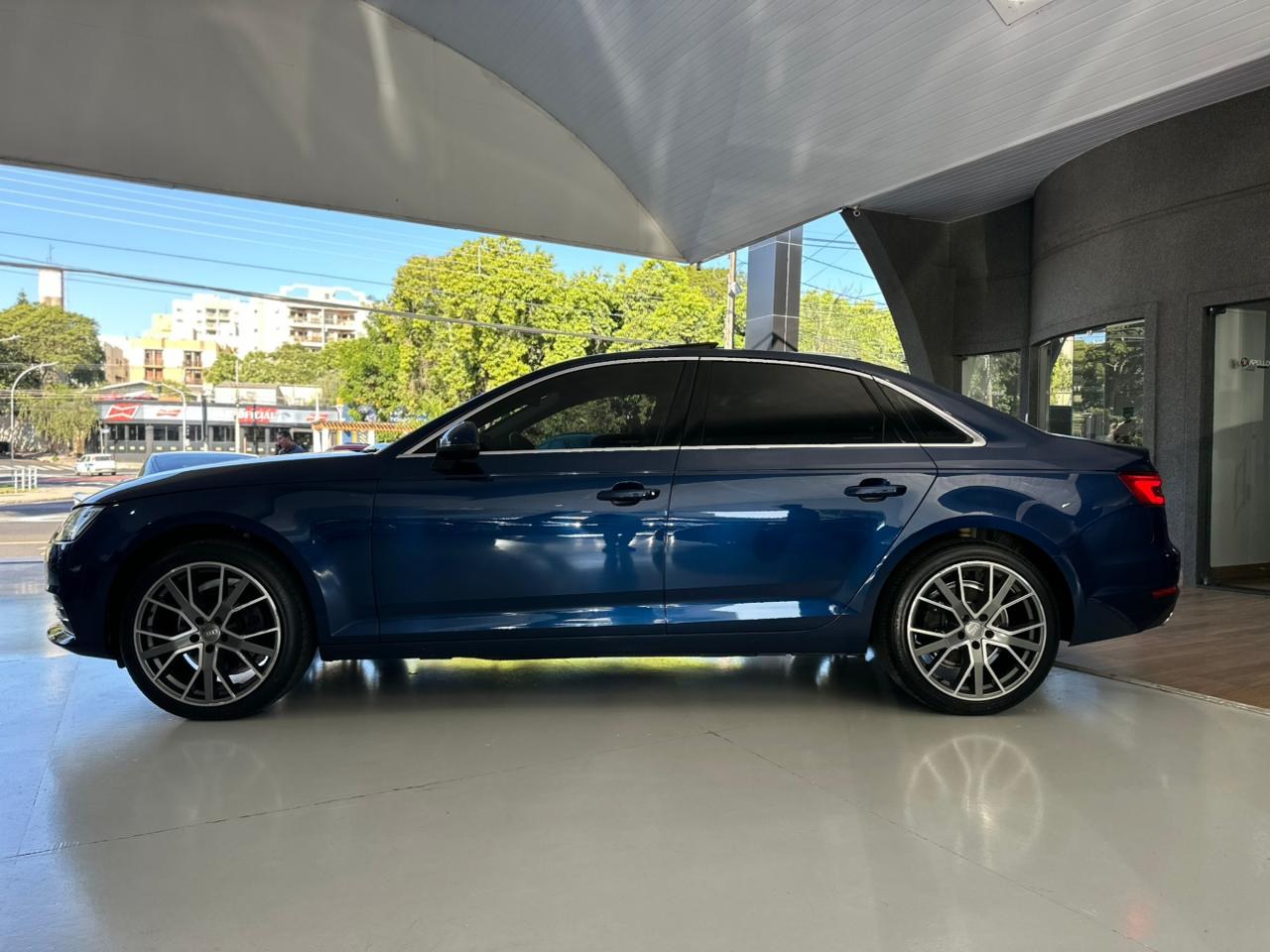 AUDI A4 2.0 16V 4P TFSI LAUNCH EDITION S-TRONIC AUTOMÁTICO