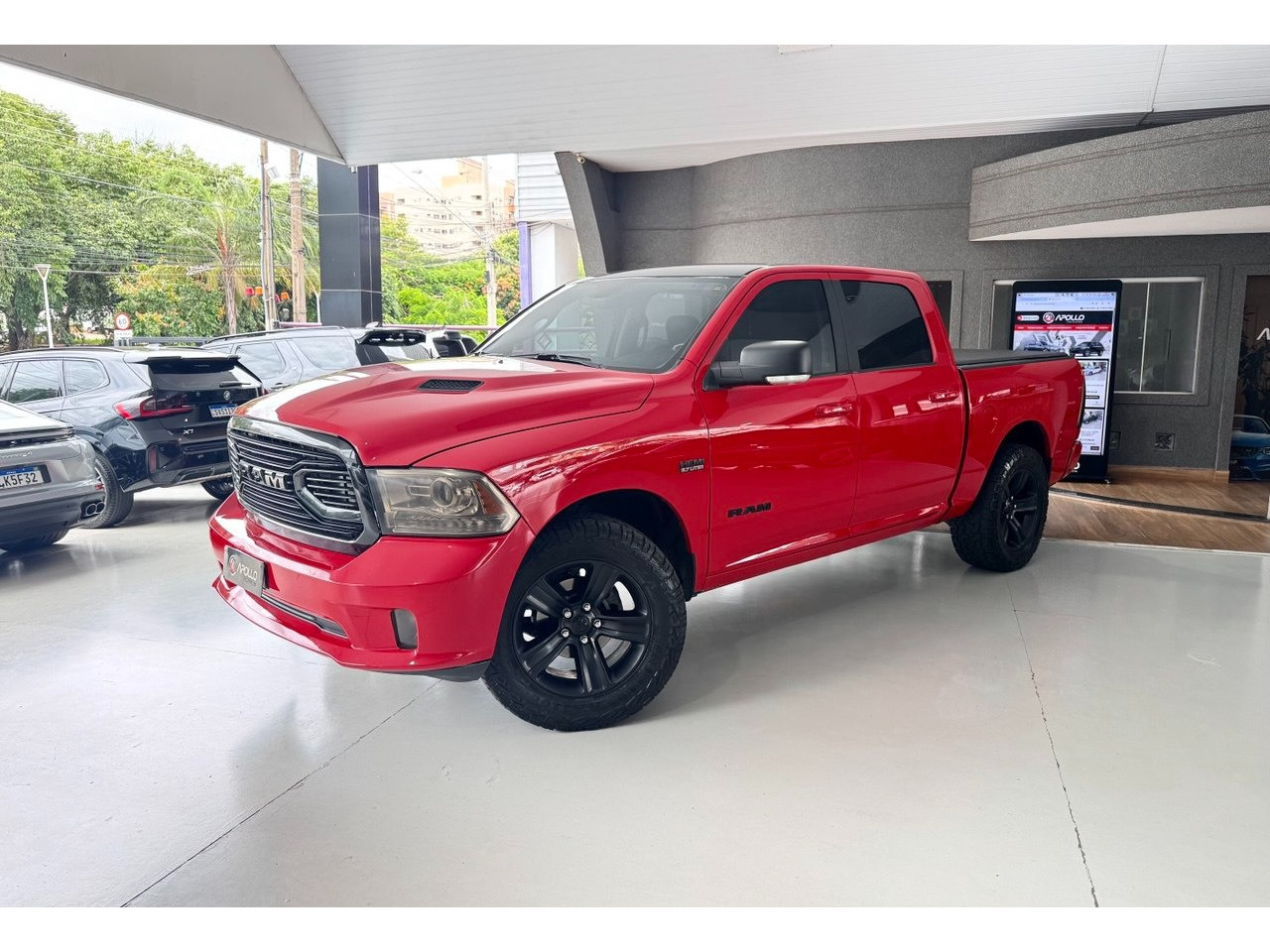 Classic 5.7 V8 32V 4P HEMI LARAMIE AUTOMÁTICO