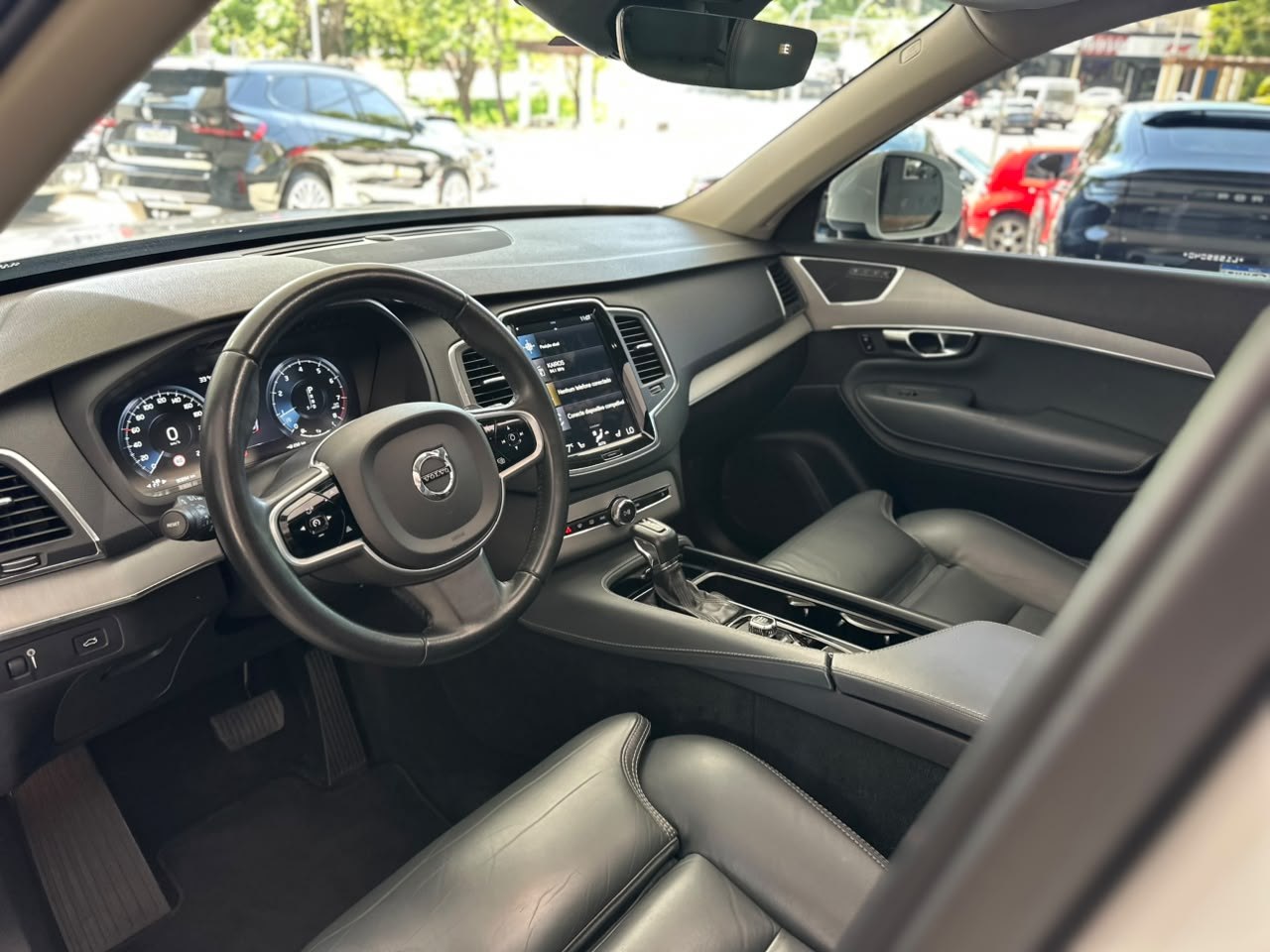 VOLVO XC90 2.0 4P MOMENTUM 4X4 TURBO AUTOMÁTICO