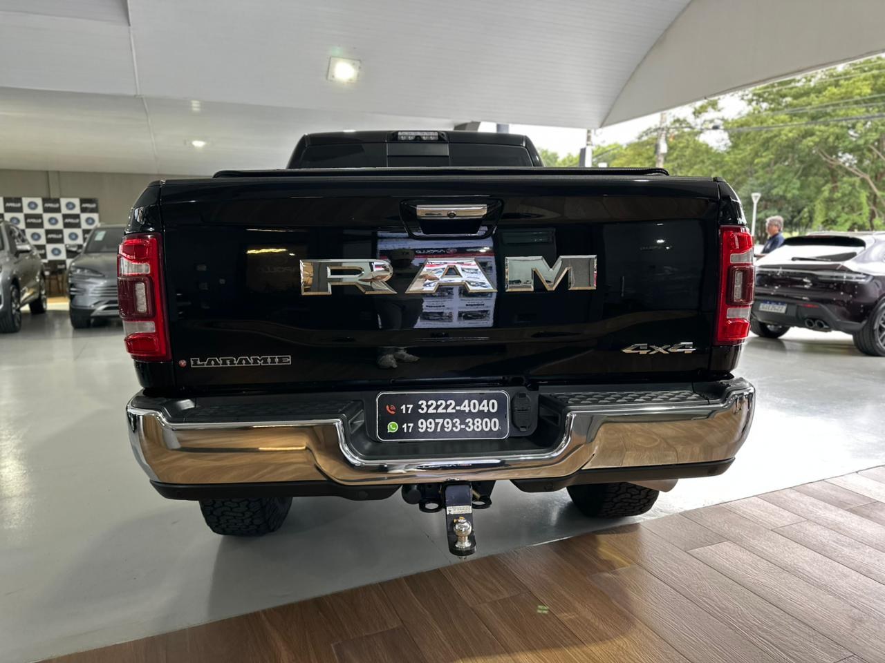 RAM 2500 6.7 I6 24V SLT CABINE DUPLA TURBO DIESEL LARAMIE 4X4 AUTOMÁTICO