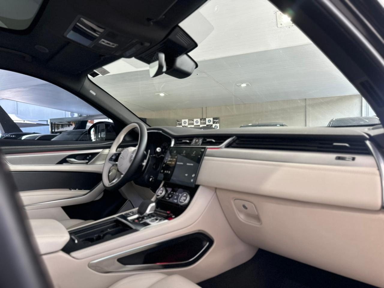 JAGUAR F-Pace 2.0 16V 4P AWD P400E PHEV R-DYNAMIC SE TURBO AUTOMÁTICO
