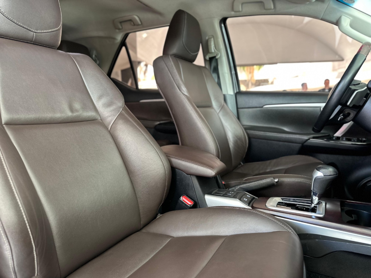 TOYOTA Hilux SW4 2.8 4P SRX 4X4 TURBO DIESEL AUTOMÁTICO