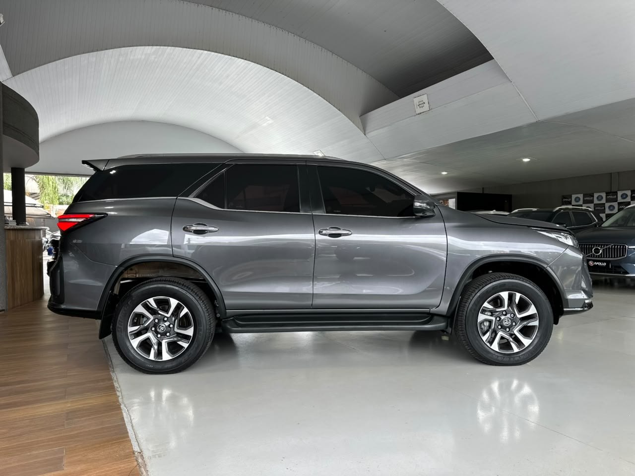 TOYOTA Hilux SW4 2.8 4P SRX 4X4 DIAMOND 7 LUGARES TURBO DIESEL AUTOMÁTICO
