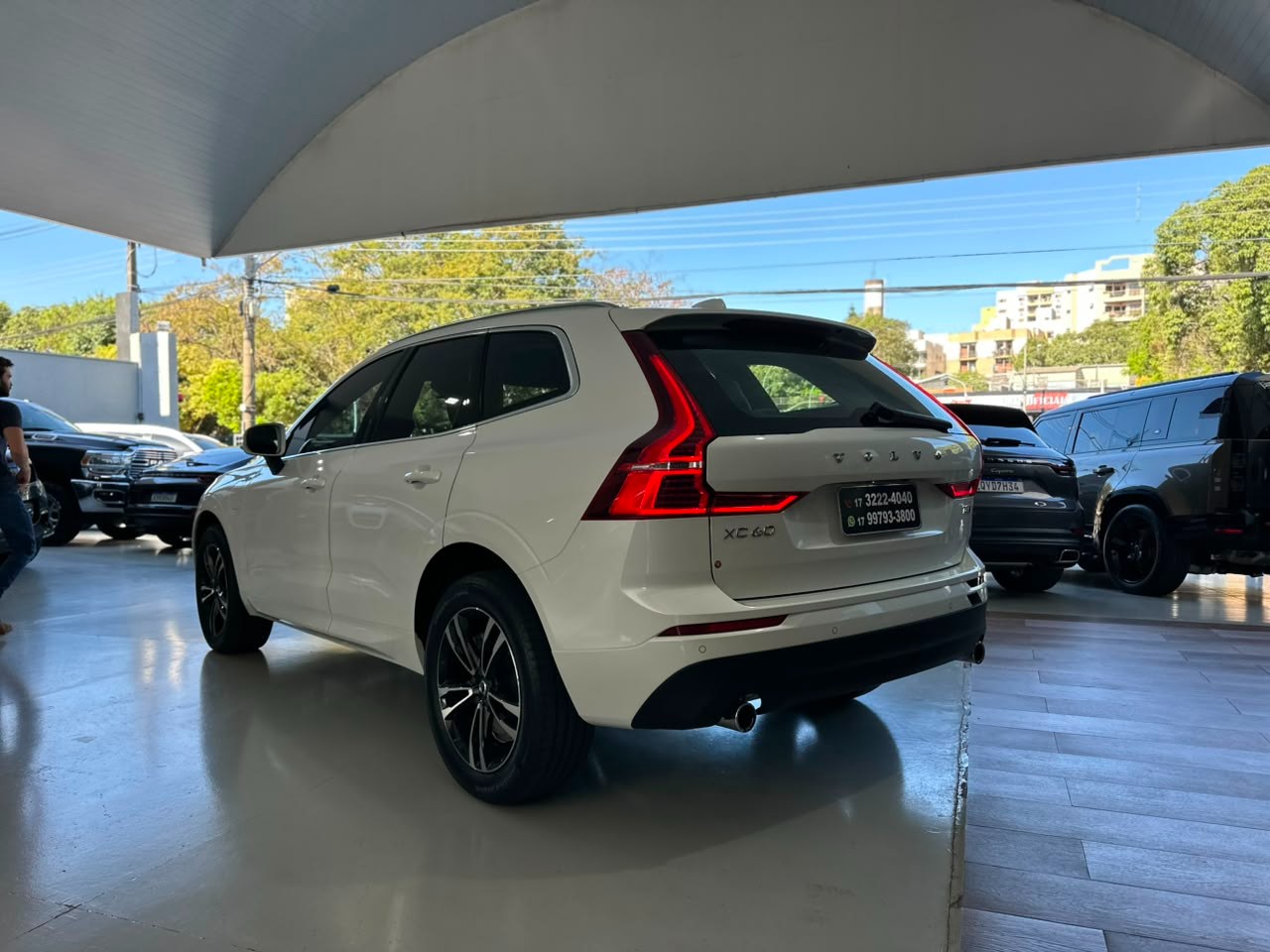 VOLVO XC60 2.0 16V 4P T8 HYBRID MOMENTUM AWD GEARTRONIC AUTOMÁTICO