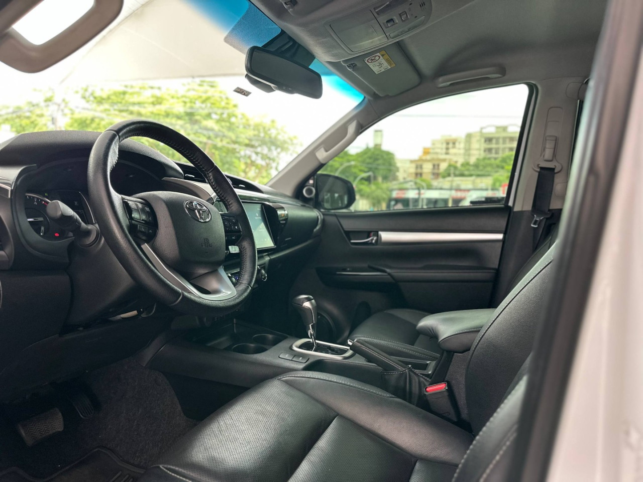 TOYOTA Hilux Caminhonete 2.8 16V SRX 4X4 TURBO DIESEL CABINE DUPLA AUTOMÁTICO