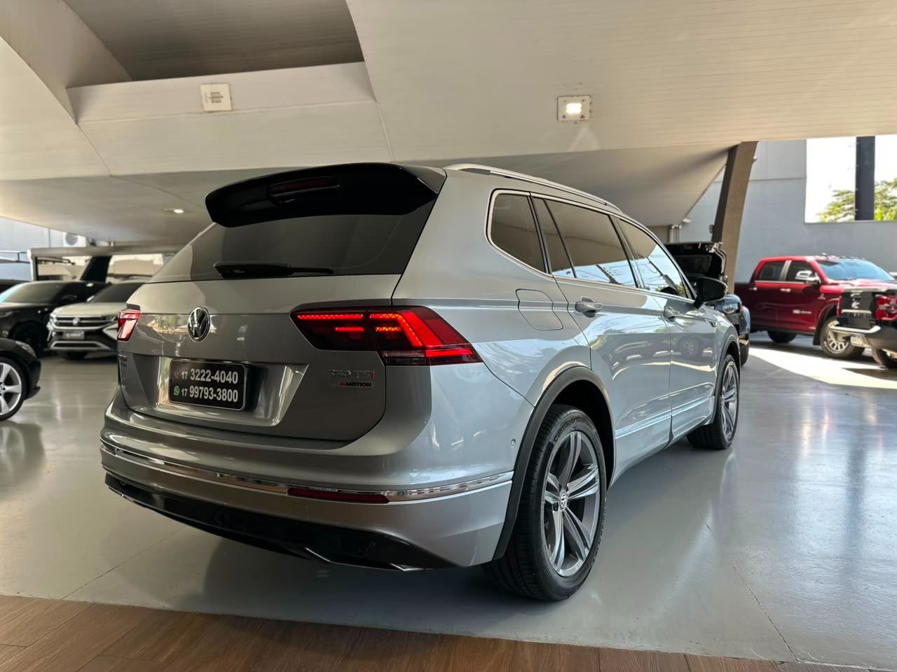 VOLKSWAGEN Tiguan 2.0 16V 4P TSI 300 TURBO R-LINE AUTOMÁTICO