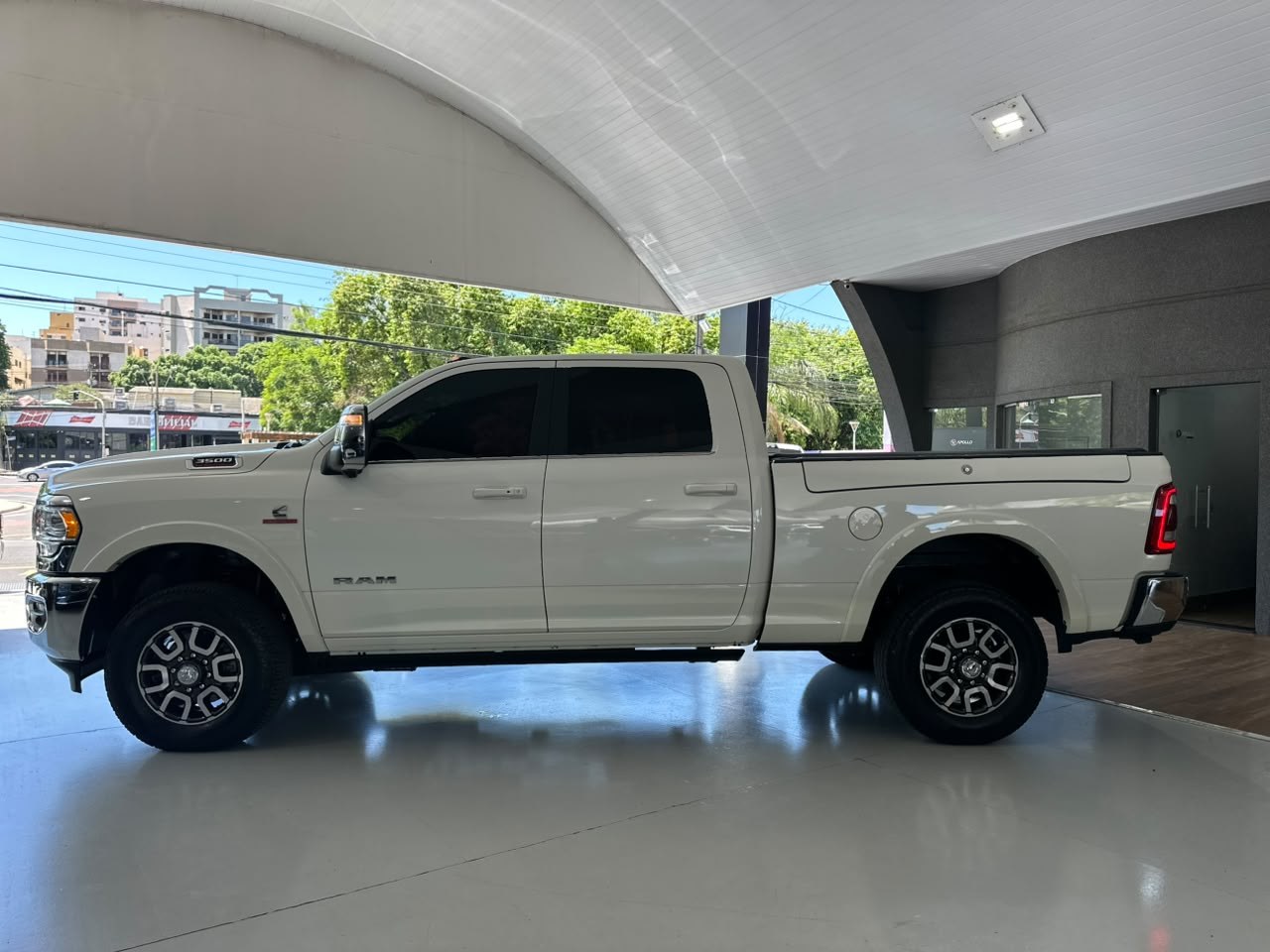 RAM 3500 6.7 I6 LIMITED LONG HORN CABINE DUPLA 4X4 TURBO DIESEL AUTOMÁTICO