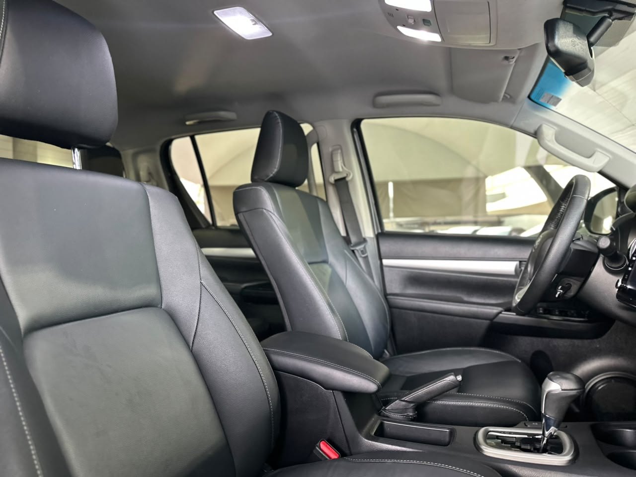 TOYOTA Hilux Caminhonete 2.8 16V SRV 4X4 DIESEL CABINE DUPLA AUTOMÁTICO